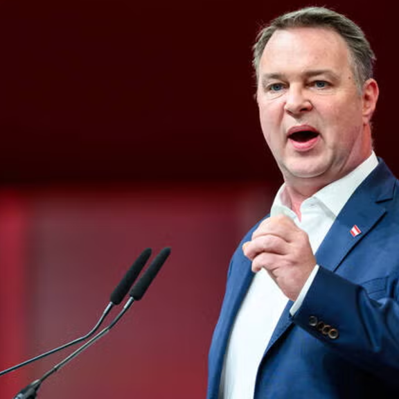 Babler wettert gegen Kickl und Trump