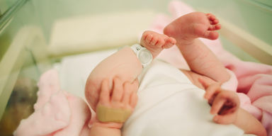 Baby fast zu Tode gesch&uuml;ttelt: Eltern wegen Mordversuchs am 9. September in Wien vor Gericht