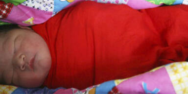 Größter Mann der Welt ist Vater