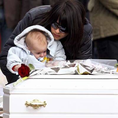 Beerdigung der Erdbebenopfer