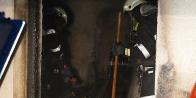 Ein Verletzter bei Brand in Wohnhaus