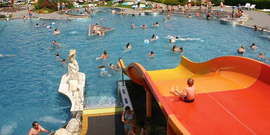 Rutsche im Freibad