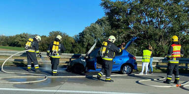 Auto geht in Flammen auf: Stau auf der A2
