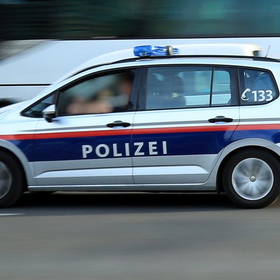 Mann (66) stach auf gleichaltrige Ehepartnerin ein