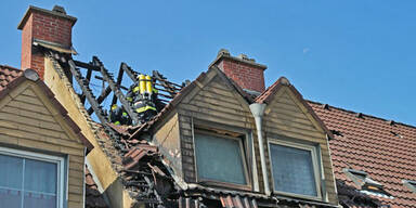 Dachstuhl-Brand in Enzesfeld 