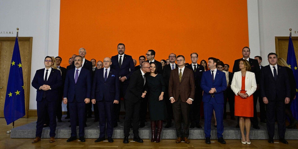 Außenminister Kroatiens mit Kuss-Attacke auf deutsche Ministerin Annalena Baerbock