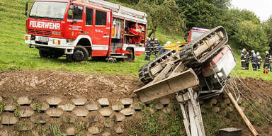 37-J&auml;hriger st&uuml;rzt mit Bagger ab - tot