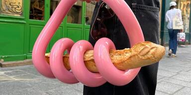 Mode oder Witz? Diese virale Designer-Tasche ist NUR für ein Baguette!
