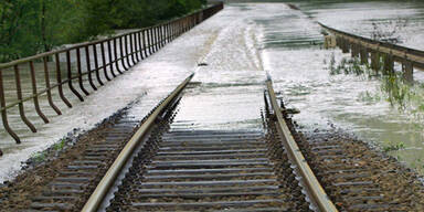 bahngleise_hochwasser_
