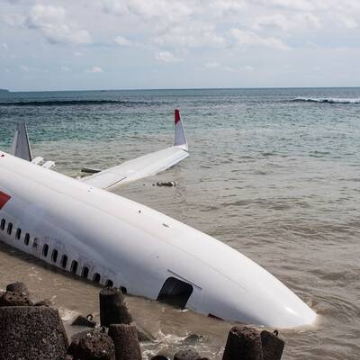 Lion-Air-Wrack wird von 70 Spezialisten geborgen.