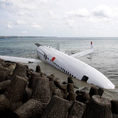 Lion-Air-Wrack wird von 70 Spezialisten geborgen.