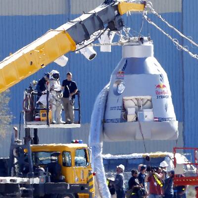 Wegen Windes wurde Baumgartners Sprung abgebrochen.