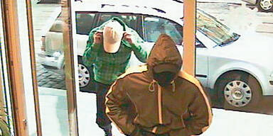 16 brutale  Coups gekl&auml;rt