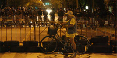 Gut 50.000 demonstrieren für und gegen Regierung