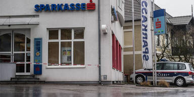 R&auml;uber nach Bank&uuml;berfall auf der Flucht