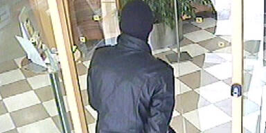 Bankräuber sperrt Angestellte im WC ein