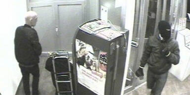 M&auml;nner manipulierten Bankomaten und stahlen Geld