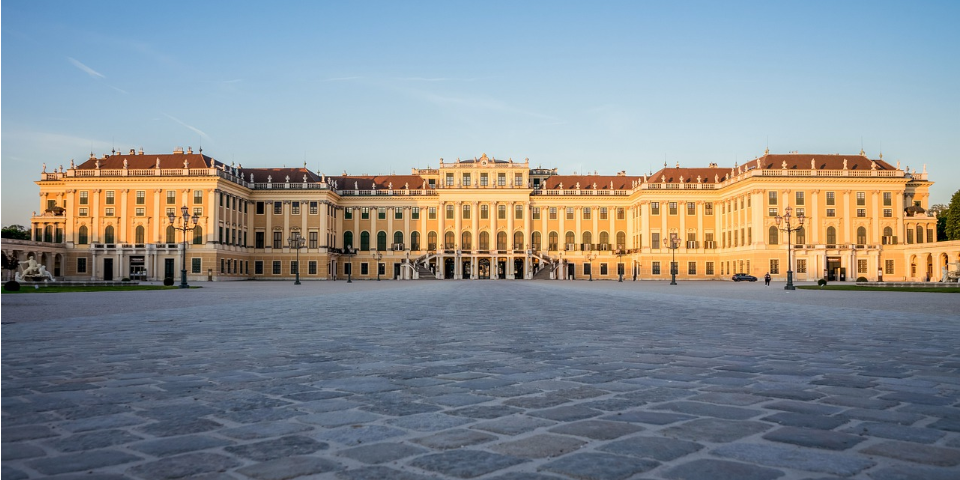 Auf Schloss Schönbrunn residierten Kaiser Franz Joseph und seine Sissi. 