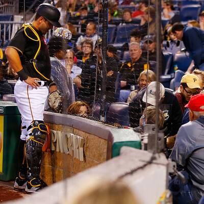Frau von Baseball getroffen