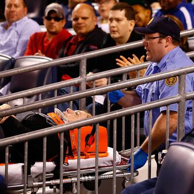 Frau von Baseball getroffen