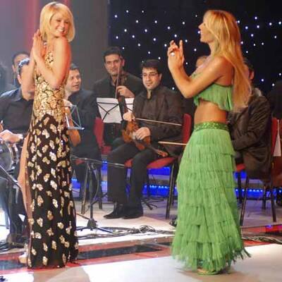 Paris Hilton krönt die Miss Türkei 2008