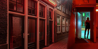 Millionen-Bauer ging in Bordell pleite | Zwei Millionen ausgegeben