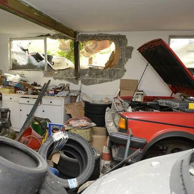 Bauer fast vor eigenem Haus überfahren