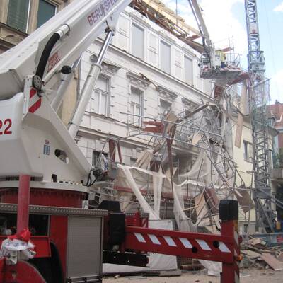 Baugerüst krachte in sich zusammen