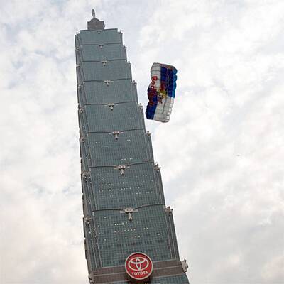 baumgartner_taipeh_06_afp