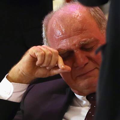 Hoeneß: Tränen bei Bayern-Versammlung