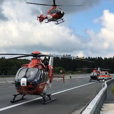 Reisebus in Bayern geht in Flammen auf