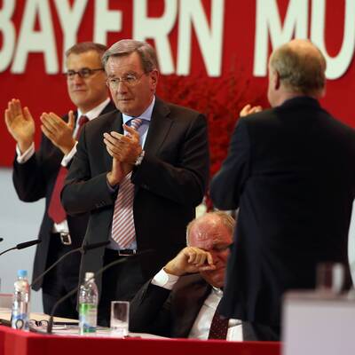 Hoeneß: Tränen bei Bayern-Versammlung