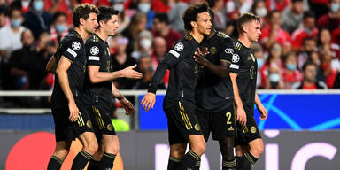 Bayern-Express z&uuml;ndet sp&auml;t - ManUnited mit Comeback