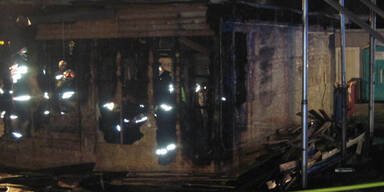 Würstelstand brannte vollkommen ab