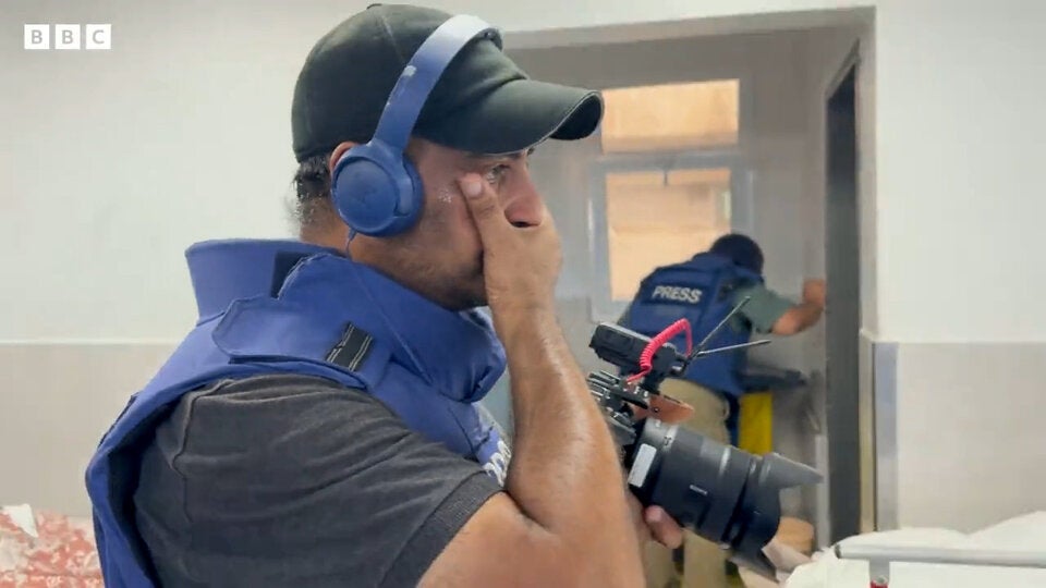 BBC-Reporter bricht im Spital in Gaza in Tränen aus