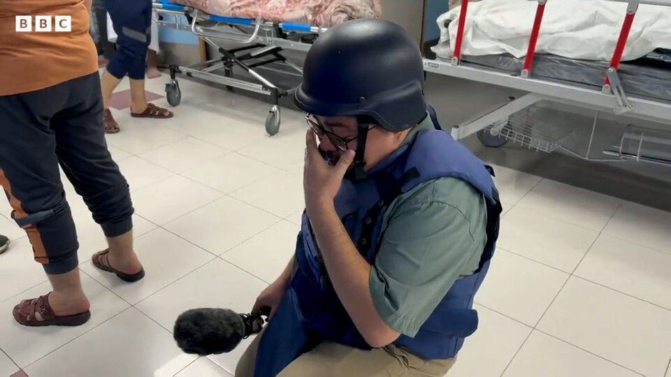 BBC-Reporter bricht im Spital in Gaza in Tränen aus