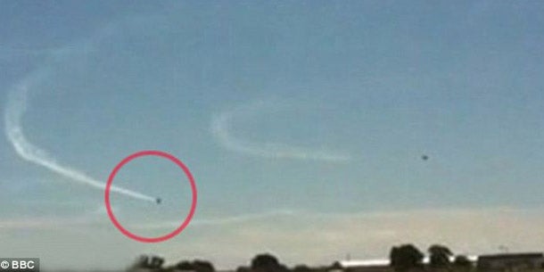 Kampfjet stürzt bei Flugshow ab