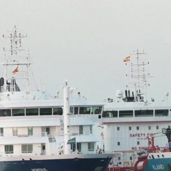 Seuchen-Schiff: Evakuierung hat begonnen