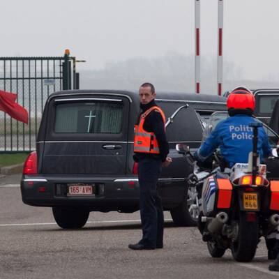 Transport der Todesopfer des Busunglücks 