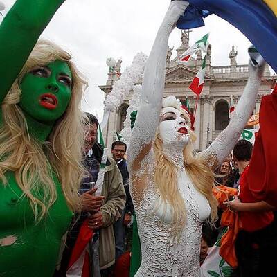 Nackter Protest gegen Silvio Berlusconi 