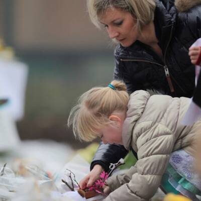 Transport der Todesopfer des Busunglücks 