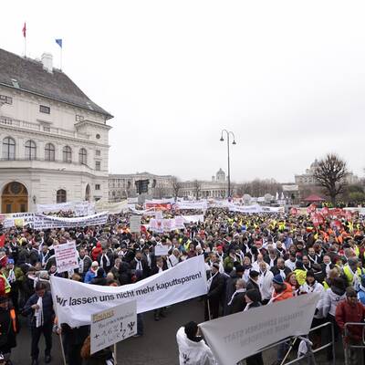 Großdemo der Beamten in Wien