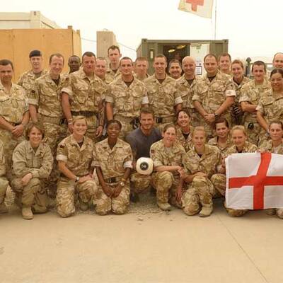 Beckham besucht britische Truppen
