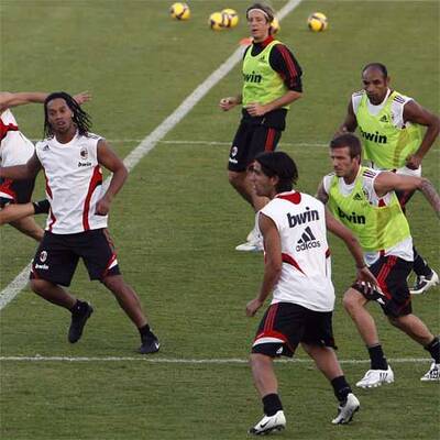 Beckham mit Milan in Dubai