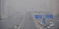 Dichter Smog schnürt Peking die Luft ab