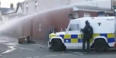 Ausschreitungen in Belfast dauern an