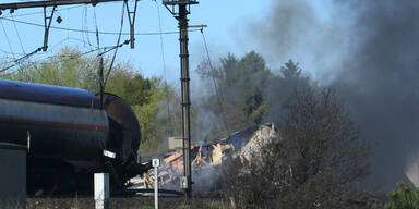 Mit Chemikalien beladener Zug entgleist