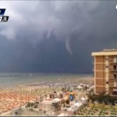 Gewaltige Gewitterwolken über Adria