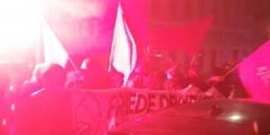 Pyrotechnik bei Opernball-Demo gez&uuml;ndet