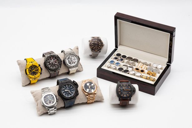 Luxus-Uhren-Sammlung von Benko wird versteigert.